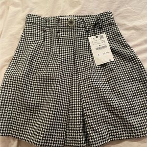 Zara Girls dressy black and white shorts